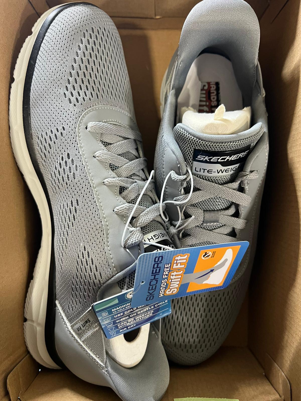 Skechers Men's Verse Hands Free Swift Fit Sneaker 10 - Bellso